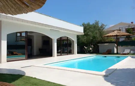 Location Maison à Vir 12 personnes