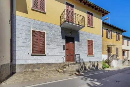 Location Maison à Meina 5 personnes