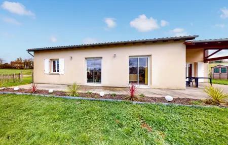 Location Maison à Bussière Badil 10 personnes