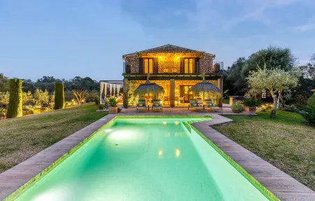 Location Maison à Llubi 8 personnes