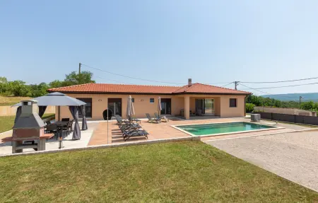 Location Maison à Rasa 8 personnes