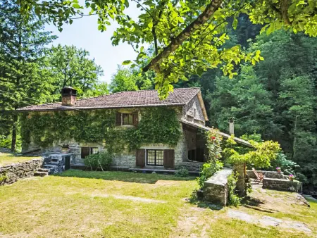 Location Gîte à Vernio 10 personnes