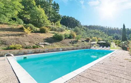 Location Maison à Dicomano 14 personnes