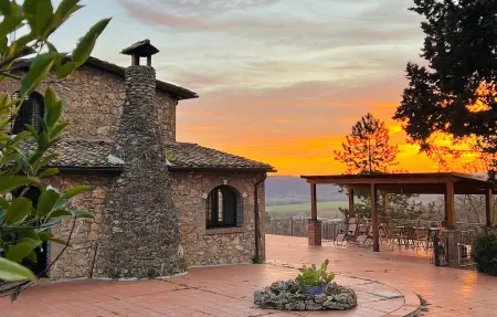 Location Maison à Giove 12 personnes