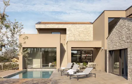 Location Maison à Kastelir 8 personnes