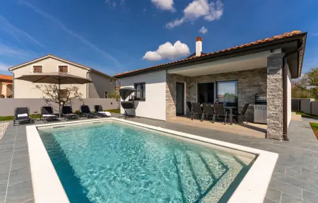 Location Maison à Jursici 8 personnes