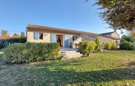 Location Maison à Ambares et Lagrave 8 personnes