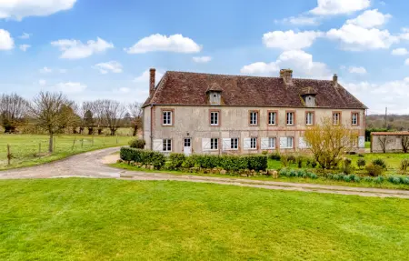 Location Maison à Les Baux de Breteuil 8 personnes