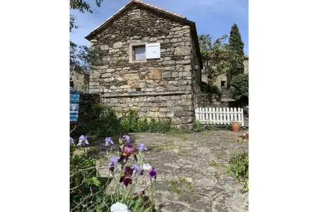 Location Maison à Aujac 8 personnes