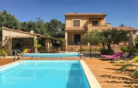 Location Maison à Vézénobres 20 personnes