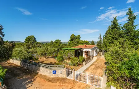 Location Maison à Rudina 6 personnes