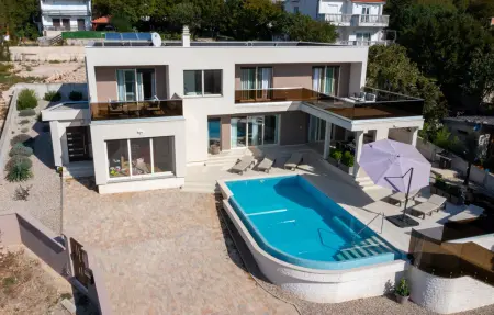 Location Maison à Smrika 6 personnes