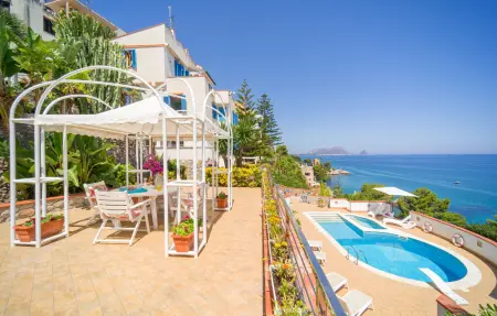 Location Maison à Altavilla Milicia 13 personnes