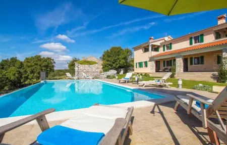 Location Maison à Labin 8 personnes