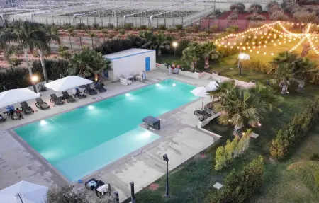 Location Maison à Acate 16 personnes