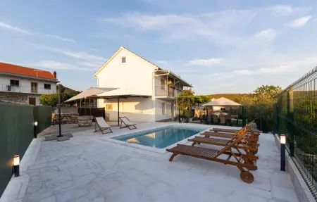 Location Maison à Blato na Cetini 8 personnes