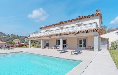 Location Maison à St. Cézaire sur Siagne 10 personnes