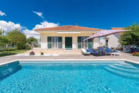 Location Maison à Danilo Kraljice 6 personnes