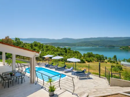Location Maison à Vrlika 8 personnes