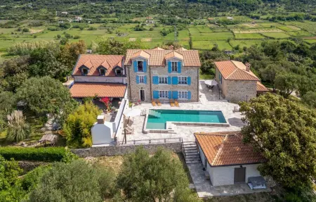 Location Maison à Mundanije 6 personnes