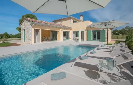 Location Maison à Kringa 8 personnes