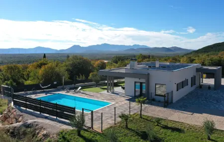 Location Maison à Lovrec 8 personnes