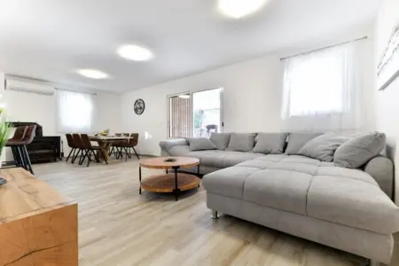 Location Maison à Pasman 8 personnes