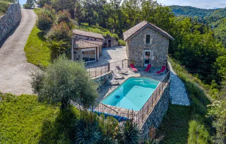 Location Maison à Pont de Labeaume 10 personnes