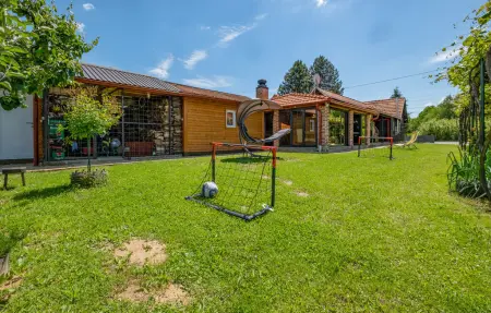 Location Maison à Brezane Lekenicke 4 personnes