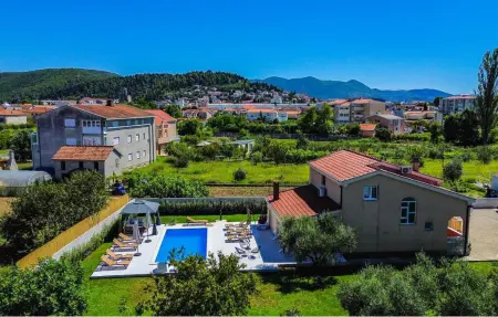 Location Maison à Metkovic 9 personnes
