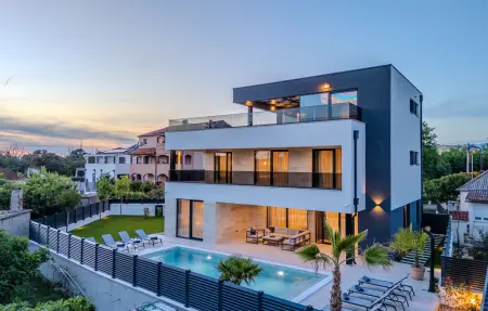 Location Maison à Privlaka 8 personnes