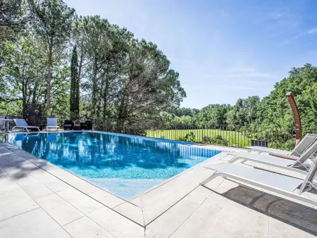 Location Maison à Fourques 8 personnes