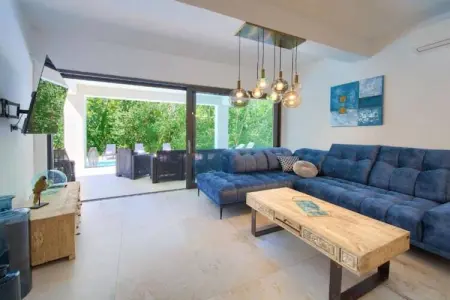 Location Villa à Grizane 8 personnes