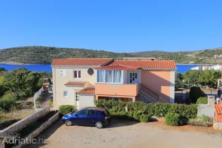 Location Maison à Rogoznica 16 personnes