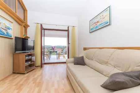 Location Maison à Vrsine 10 personnes