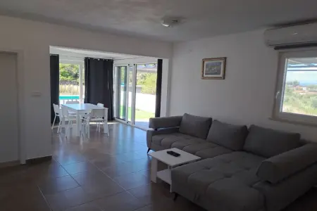 Location Maison à Mirca 6 personnes