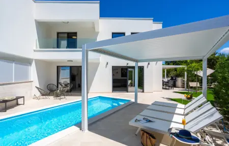 Location Maison à Linardici 6 personnes