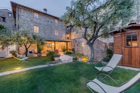 Location Villa à Pieve di Compito 8 personnes