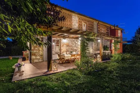Location Villa à Monte San quirico 8 personnes
