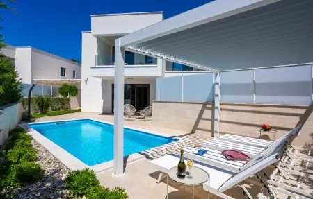 Location Maison à Linardici 8 personnes