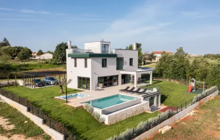 Location Maison à Bukori 8 personnes