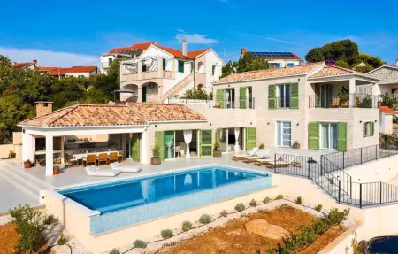 Location Maison à Splitska 8 personnes