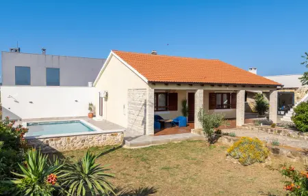 Location Maison à Zagrad 6 personnes