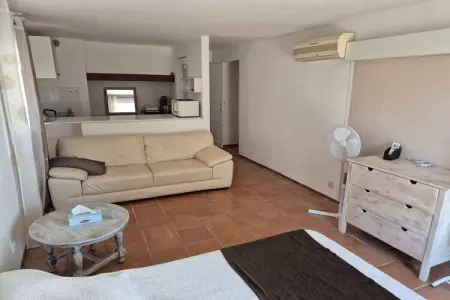 Location Maison à Le Luc 10 personnes