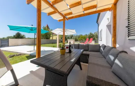 Location Maison à Nin 6 personnes