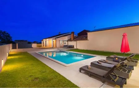 Location Maison à Bibici 8 personnes