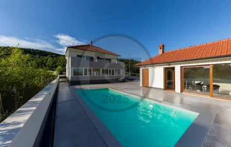 Location Maison à Muc Gornji 9 personnes