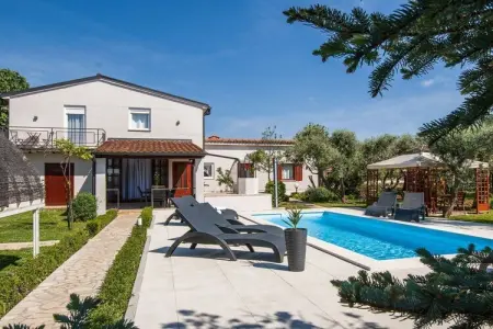 Location Villa à Valbandon 8 personnes