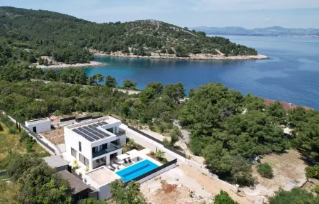 Location Maison à Rogac 8 personnes