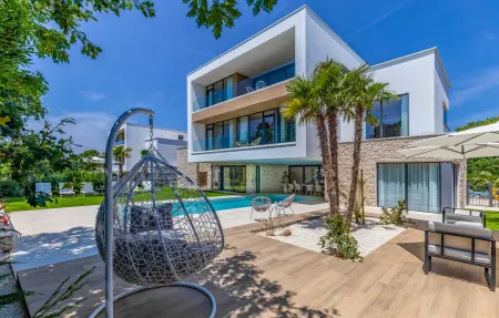 Location Maison à Pomer 12 personnes